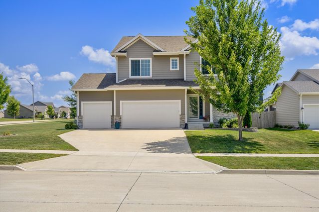 2505 SE Bluestem Drive, Waukee, IA 50263