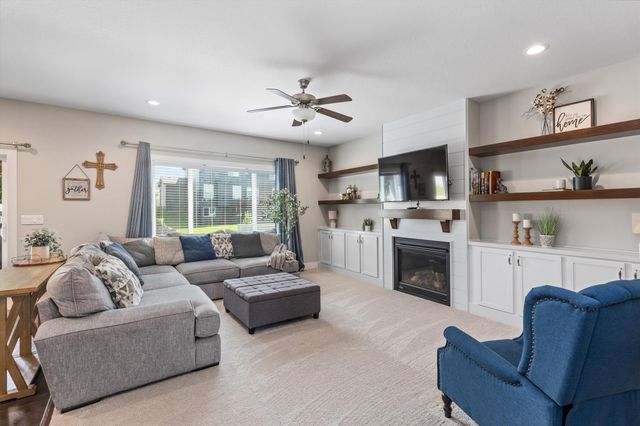 2505 SE Bluestem Drive, Waukee, IA 50263