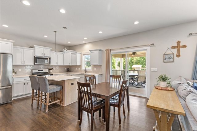 2505 SE Bluestem Drive, Waukee, IA 50263