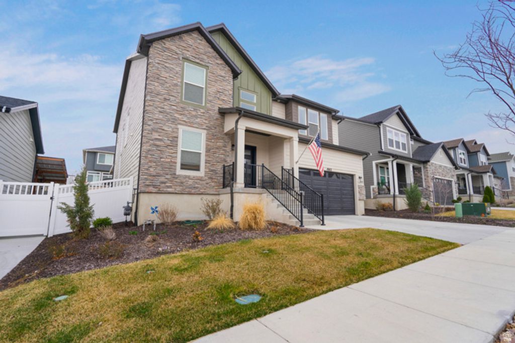Image 2 of property listing at 4143 W GATE KEEPER DR, Herriman, UT 84096