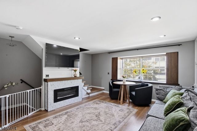 36 E Grand Ave 13, Rahway City, NJ 07065