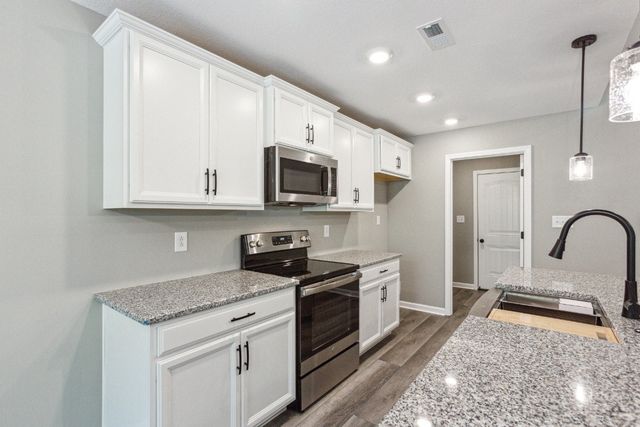 1158 Tybee Dr, Clarksville, TN 37042