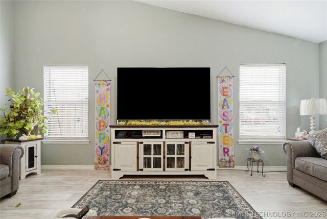 11 W Fairlane Place, Sapulpa, OK 74066