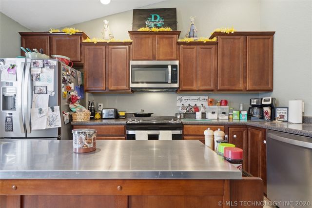 11 W Fairlane Place, Sapulpa, OK 74066