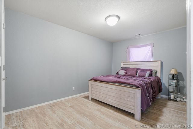 11 W Fairlane Place, Sapulpa, OK 74066