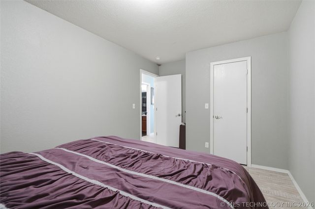 11 W Fairlane Place, Sapulpa, OK 74066