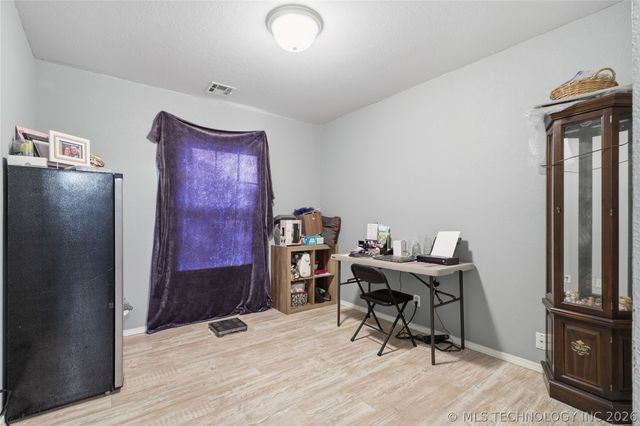 11 W Fairlane Place, Sapulpa, OK 74066