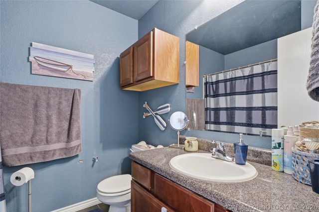 11 W Fairlane Place, Sapulpa, OK 74066