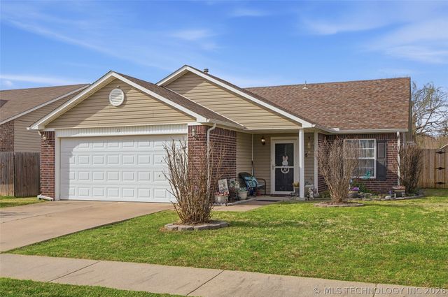 11 W Fairlane Place, Sapulpa, OK 74066