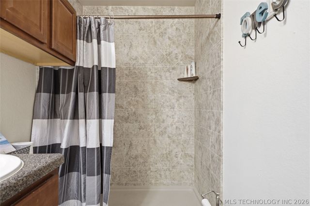 11 W Fairlane Place, Sapulpa, OK 74066