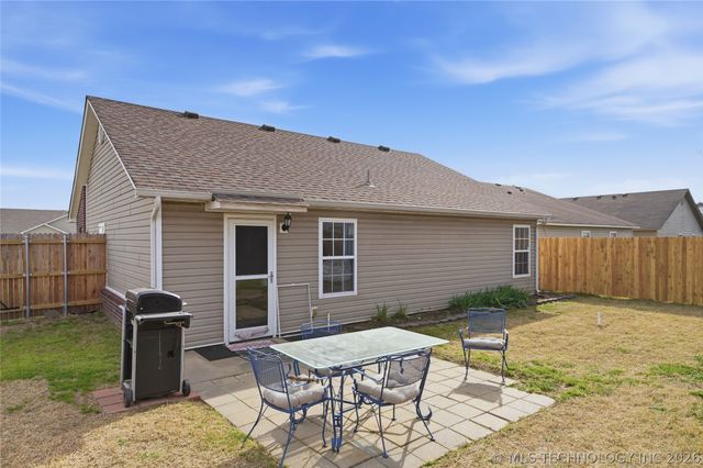 11 W Fairlane Place, Sapulpa, OK 74066