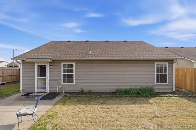 11 W Fairlane Place, Sapulpa, OK 74066