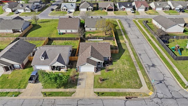 11 W Fairlane Place, Sapulpa, OK 74066