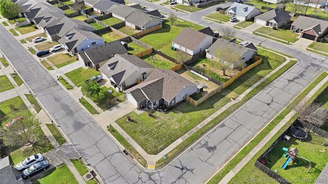 11 W Fairlane Place, Sapulpa, OK 74066