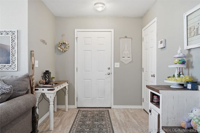 11 W Fairlane Place, Sapulpa, OK 74066