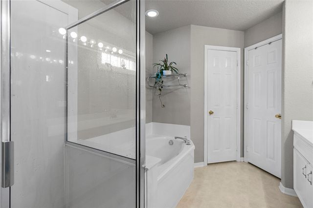 11719 Santa Fe Trail, Santa Fe, TX 77510