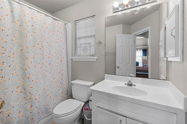 11719 Santa Fe Trail, Santa Fe, TX 77510