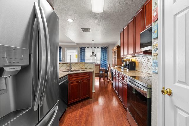 11719 Santa Fe Trail, Santa Fe, TX 77510