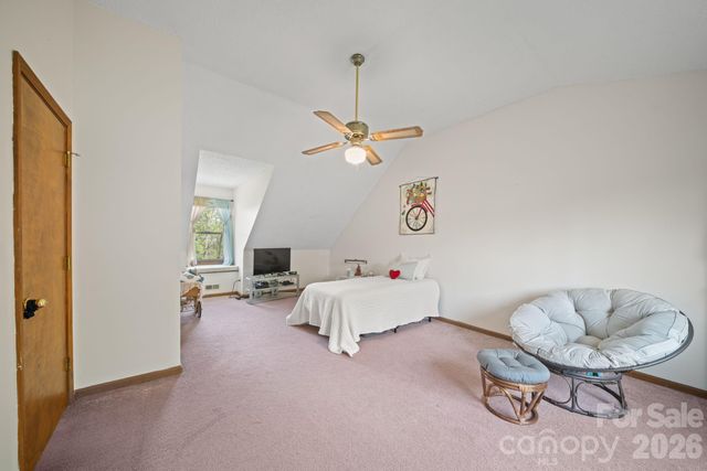 100 Forest Park Drive, Hendersonville, NC 28792