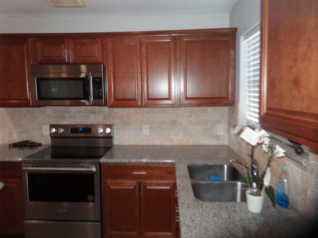 1606 Quail Run, Brookshire, TX 77423