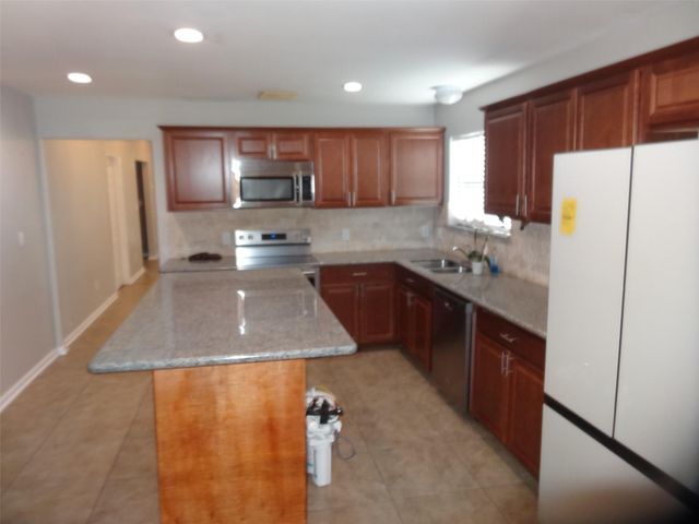 1606 Quail Run, Brookshire, TX 77423