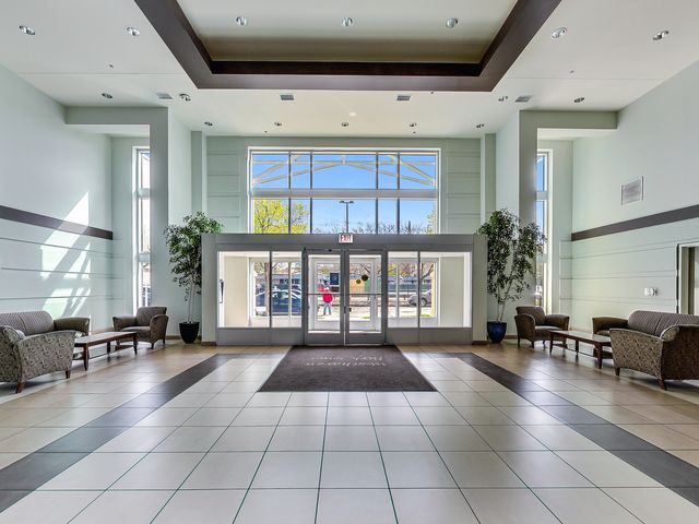 100 N Hermitage Avenue 711, Chicago, IL 60612