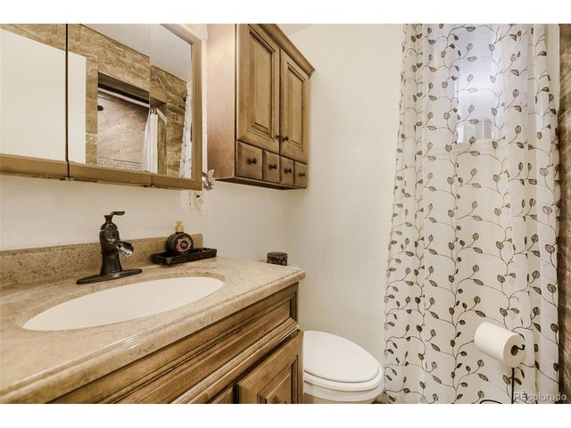 535 Zenobia St, Denver, CO 80204