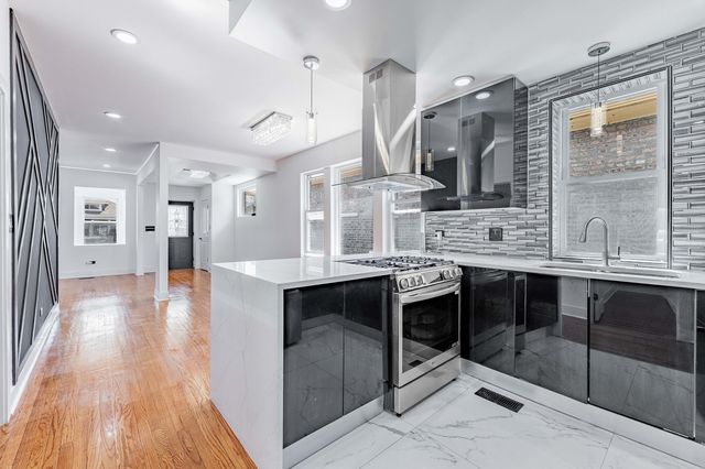 8020 S Bishop Street, Chicago, IL 60620