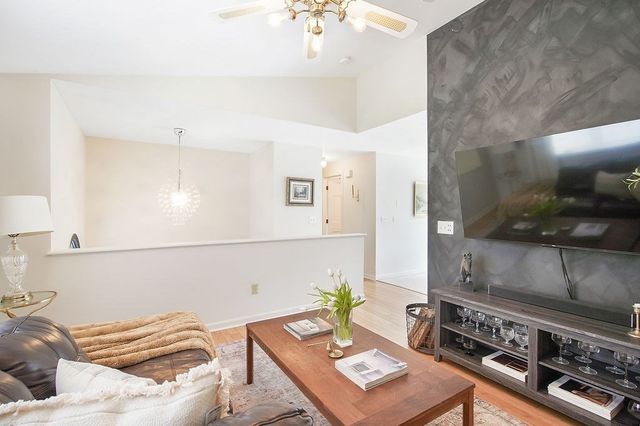 131 Queen Ave, West Springfield, MA 01089