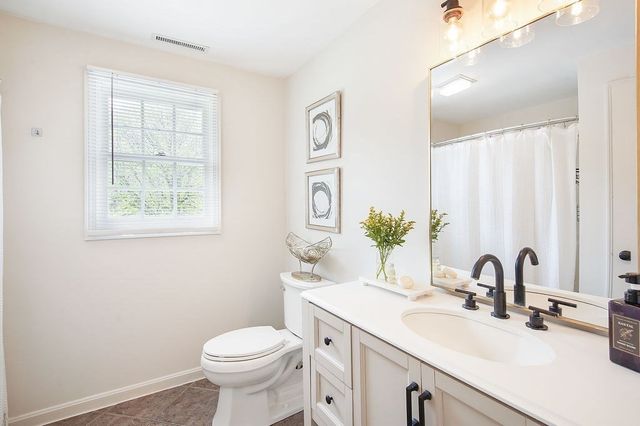 131 Queen Ave, West Springfield, MA 01089
