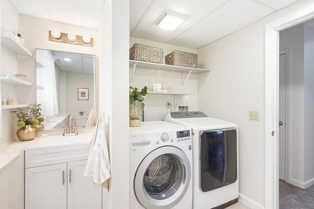 131 Queen Ave, West Springfield, MA 01089