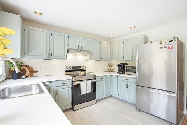 131 Queen Ave, West Springfield, MA 01089