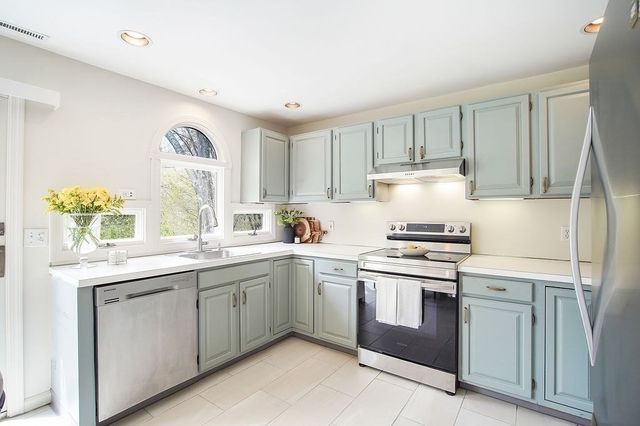 131 Queen Ave, West Springfield, MA 01089