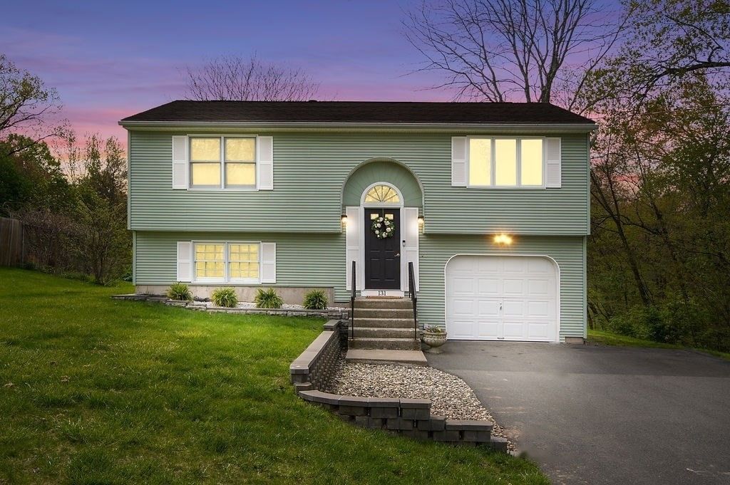 131 Queen Ave, West Springfield, MA 01089