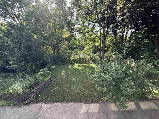 1839 Arrowhead Drive, Beloit, WI 53511