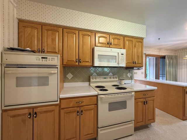 1839 Arrowhead Drive, Beloit, WI 53511