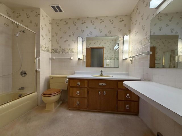 1839 Arrowhead Drive, Beloit, WI 53511