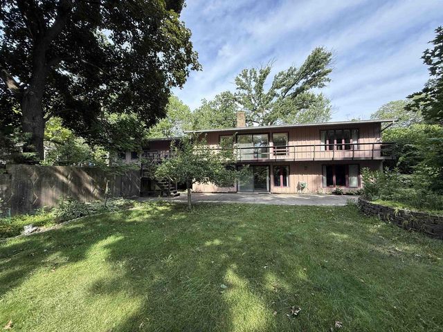 1839 Arrowhead Drive, Beloit, WI 53511
