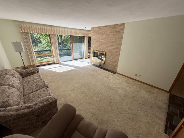 1839 Arrowhead Drive, Beloit, WI 53511