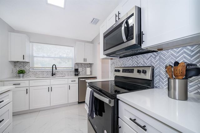 5815 WOLF ROAD, Orlando, FL 32808