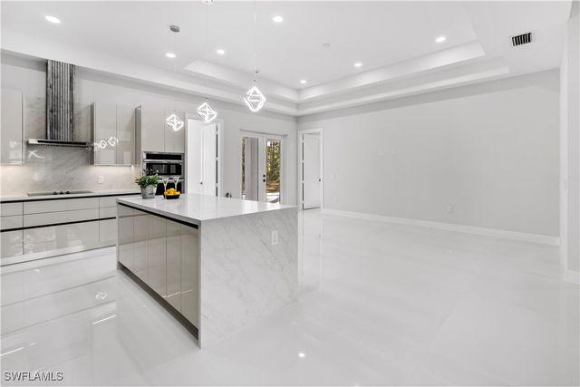 3990 27th AVE NE, Naples, FL 34120