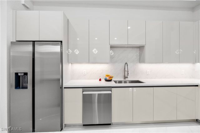 3990 27th AVE NE, Naples, FL 34120