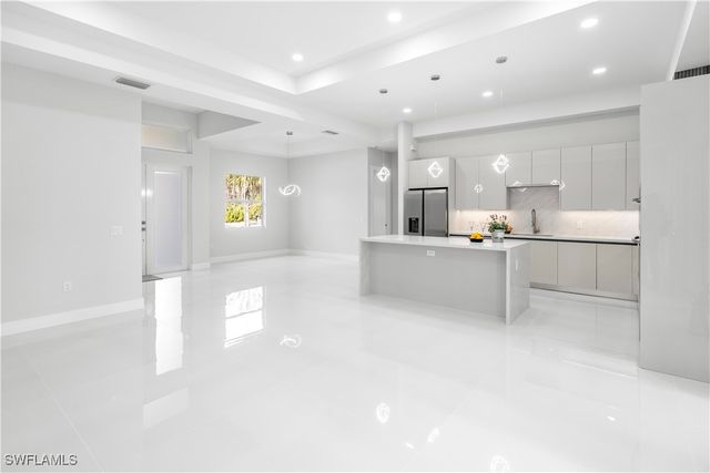 3990 27th AVE NE, Naples, FL 34120