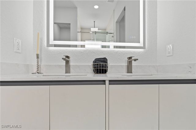 3990 27th AVE NE, Naples, FL 34120