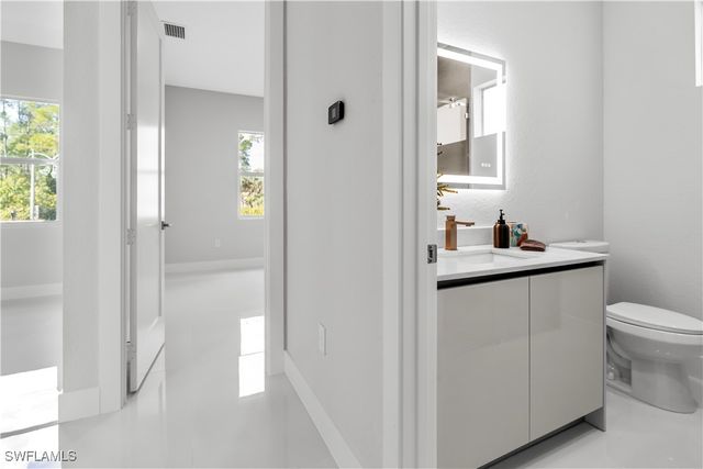 3990 27th AVE NE, Naples, FL 34120