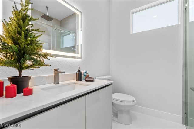 3990 27th AVE NE, Naples, FL 34120