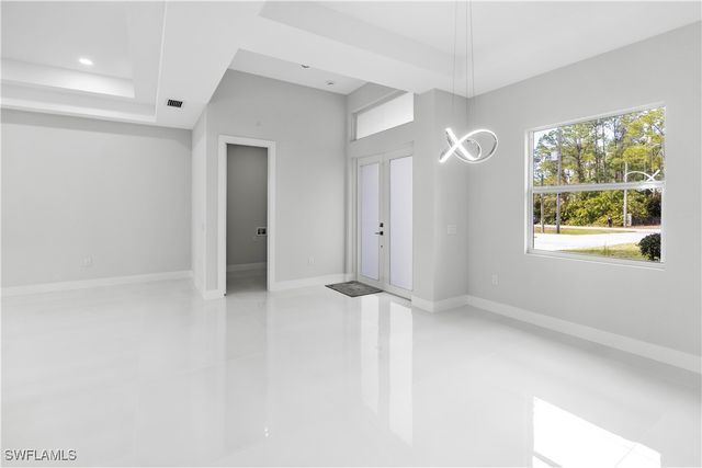 3990 27th AVE NE, Naples, FL 34120