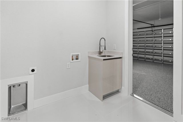 3990 27th AVE NE, Naples, FL 34120