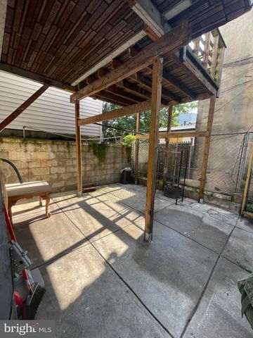 2235 S 6TH ST, Philadelphia, PA 19148