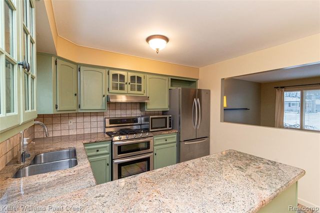 44205 Felstone Drive, Sterling Heights, MI 48313